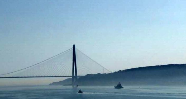 Rus savaş gemisi İstanbul Boğazı’ndan geçti