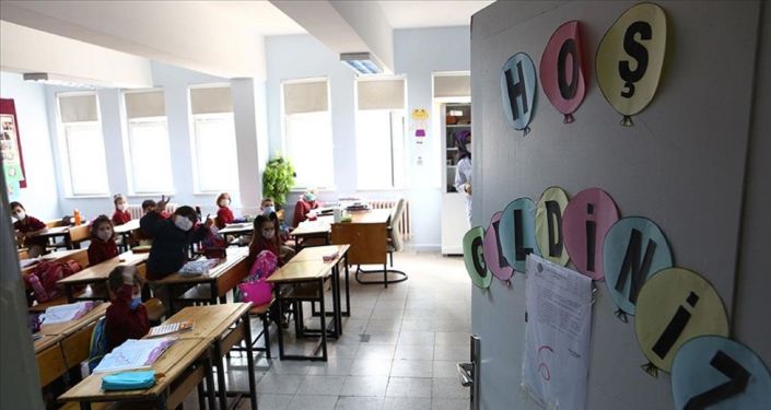 Türk Eğitim Derneği: Okullar büsbütün açılamayacağı için haziran başında tatil edilmeli