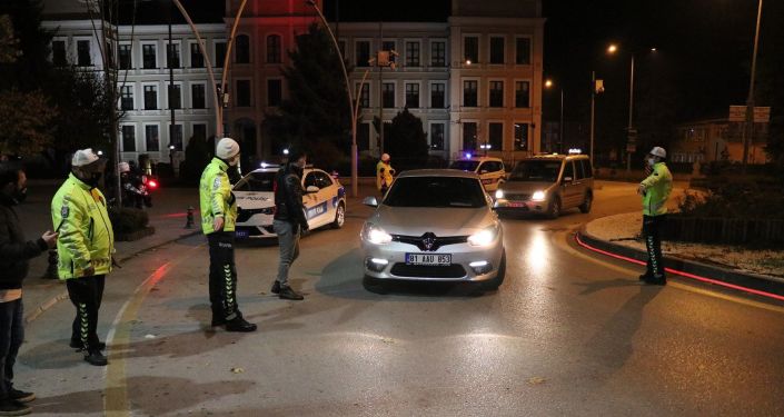 Türkiye genelinde hafta sonu uygulanan sokağa çıkma kısıtlaması sona erdi