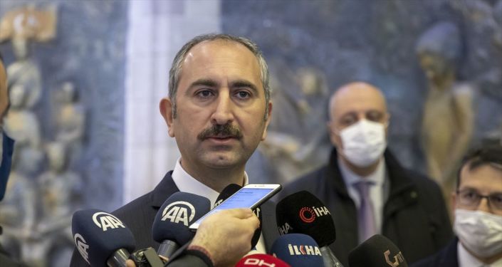 Adalet Bakanı Gül: Bir kabahat tezini ve işin aslını araştıracak olan savcılarımızdır