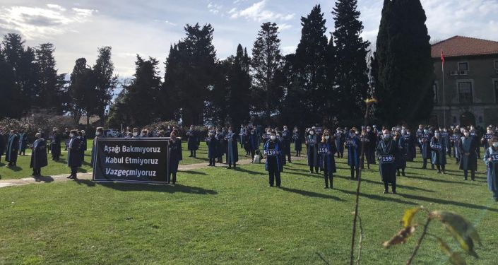 Boğaziçi Üniversitesi’nde bir öğretim üyesi daha görevinden uzaklaştırıldı