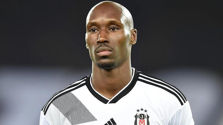 Son Dakika Transfer Haberi: Beşiktaş, Atiba Hutchinson’a yeni kontrat önerecek
