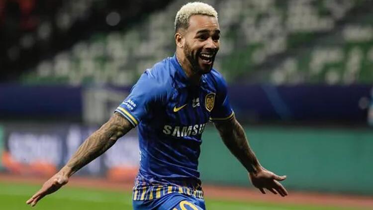 Son Dakika: Beşiktaş, Alex Teixeira transferinde keyifli sona ulaştı! İşte transferin tüm ayrıntıları