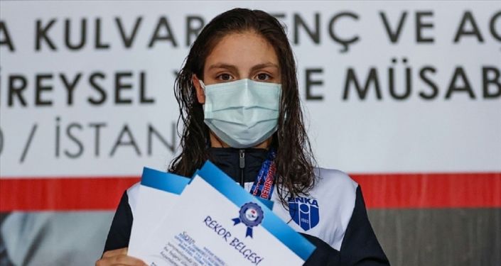 Türk yüzücü Merve Tuncel gençlerde Avrupa şampiyonu oldu