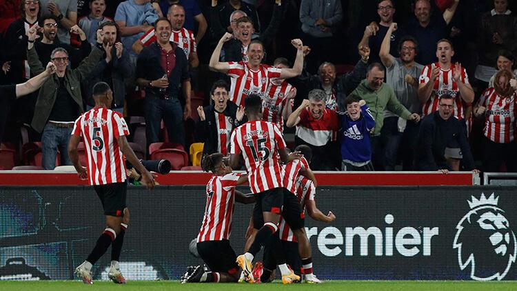 Brentford, Arsenal’i devirdi! Halil Dervişoğlu…