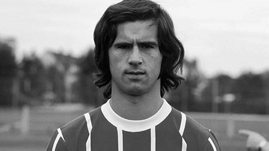 Efsanevi futbolcu Gerd Müller hayatını kaybetti