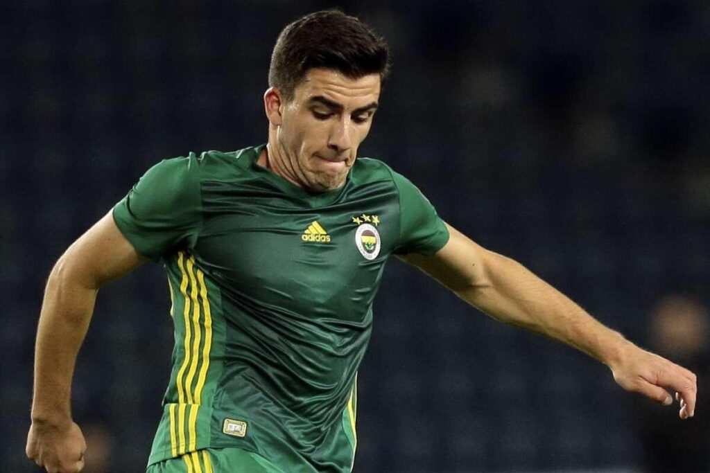 Fenerbahe’de ayrılık yakın! Oğuz Kağan Güçtekin’e teklifler var…