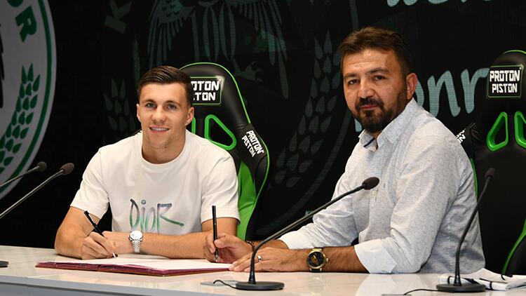 Konyaspor, Polonyalı Konrad Michalak’ı transfer etti