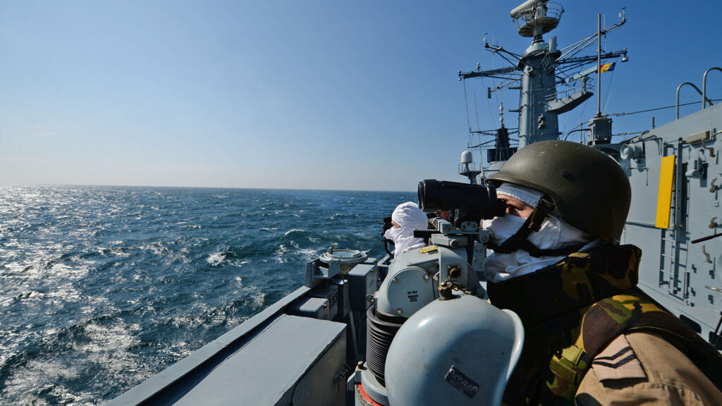 İki NATO gemisi Karadeniz’e girdi