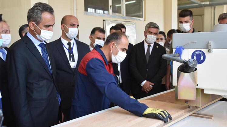 Meslek liselerinde 1 milyar lira maksadı