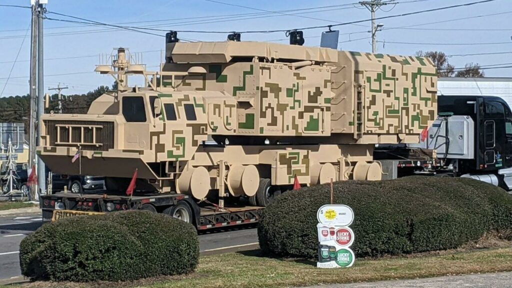 ABD yollarında S-300 ve T-72 maketleri görüldü