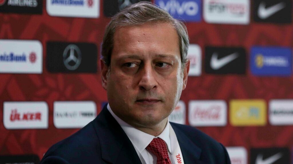 Galatasaray Lideri Elmas: Kulübü borç batağına bizler soktuk