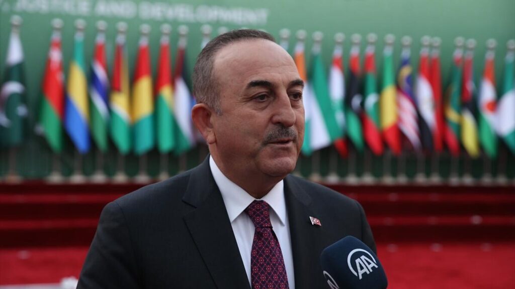 Bakan Çavuşoğlu: Putin ile Zelenskiy’in Türkiye’de bir ortaya gelme mümkünlüğü hala masada
