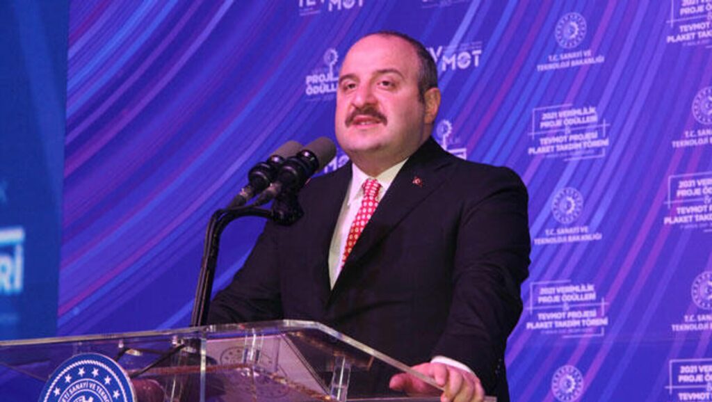 Bakan Varank: Kederleri ne etraf ne ağaç, bunların kaygısı iktidarı devirmek