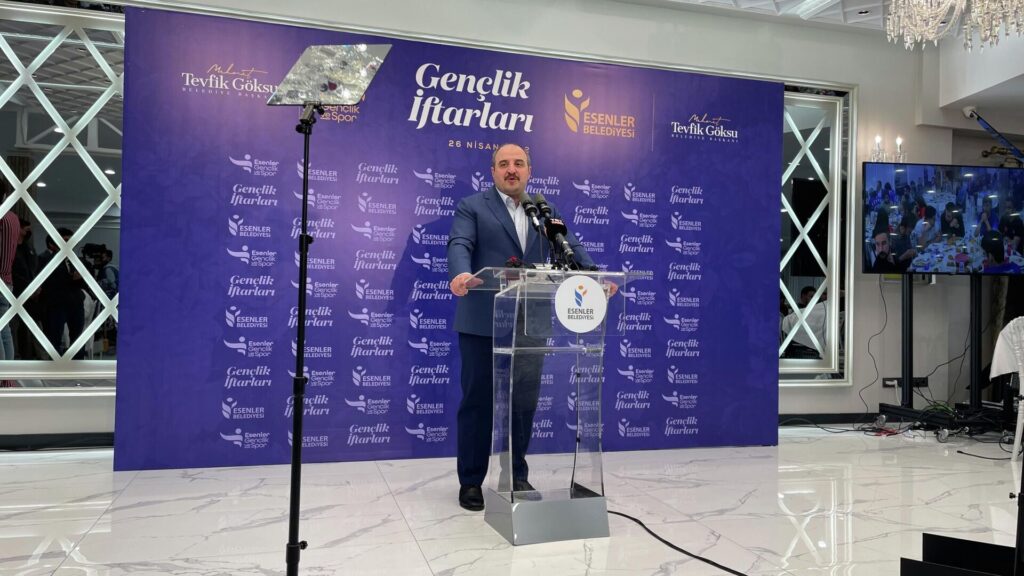 Bakan Varank: Türkiye’yi gençlerle birlikte en büyük 10 iktisattan biri yapacağız