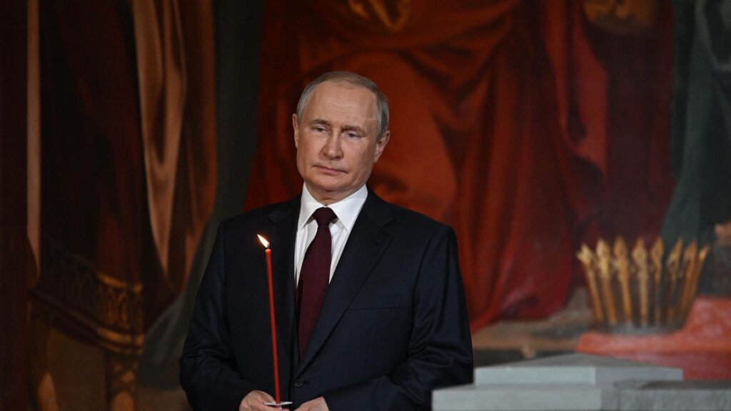 Putin, Kurtarıcı İsa Katedrali’nde düzenlenen Paskalya ayinine katıldı