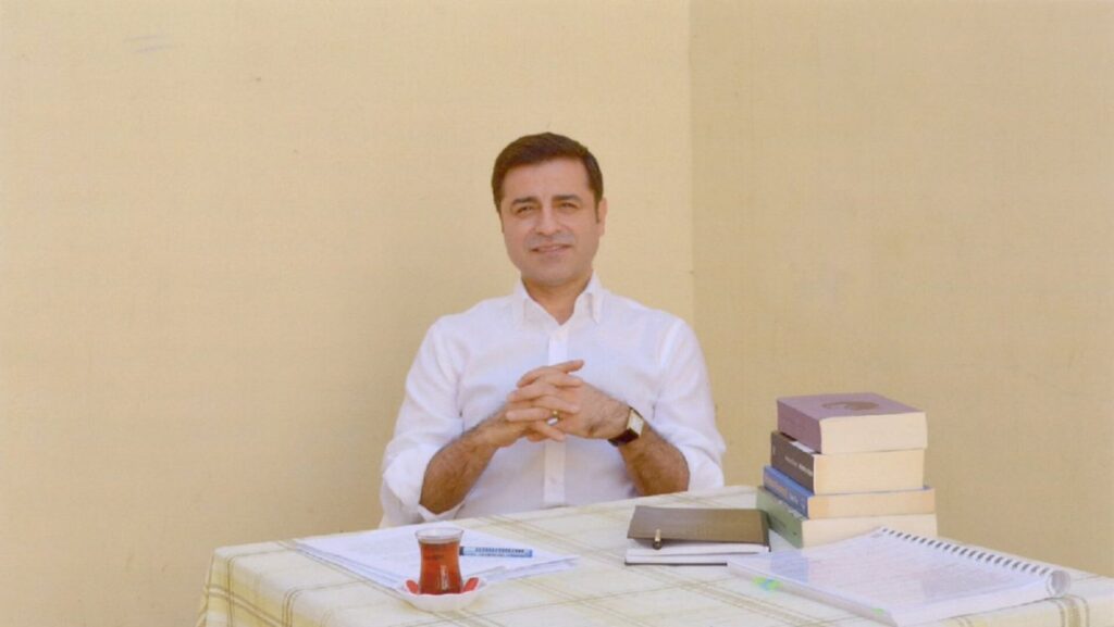 Selahattin Demirtaş’ın 2 yıl 6 ay mahpus cezasına istinaftan bozma