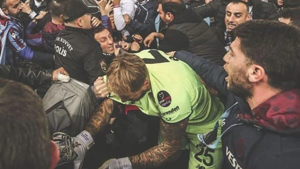 Antalyaspor’dan Trabzonspor maçı açıklaması: Türk futbolunun yumruklanmasına seyirci kalmayız